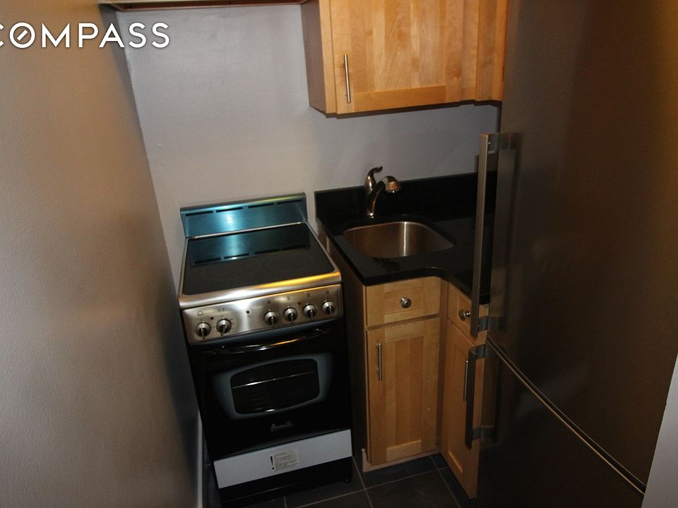 2nd image of 228 E 81st St APT 5D