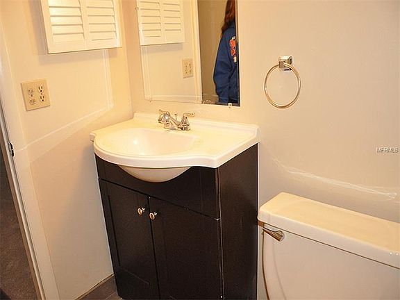 3rd image of 100 Waverly Way APT 110