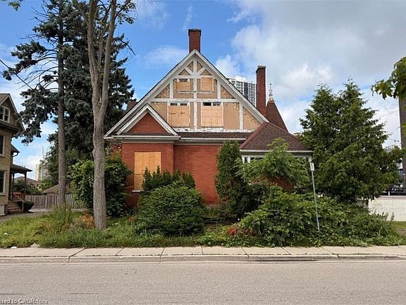 4th image of 11 Irvin St