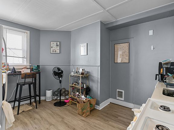 5th image of 223 Gano St #1