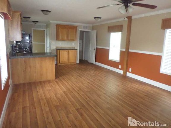 2nd image of 230 Greenview Blvd