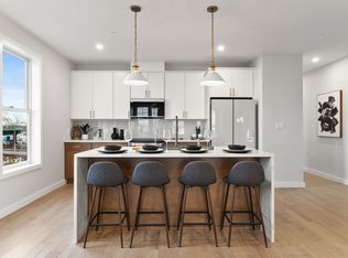 439 Chelsea St #104, Boston, MA 02128