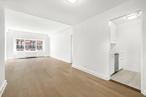 136 E 55th St #9-K Photo 1