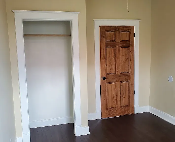 406 E Unaka Ave #5 — Photo 3