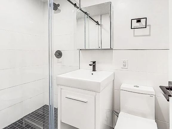 5th image of 2785 Broadway APT 3H
