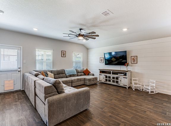 4th image of 816 Indigo Way