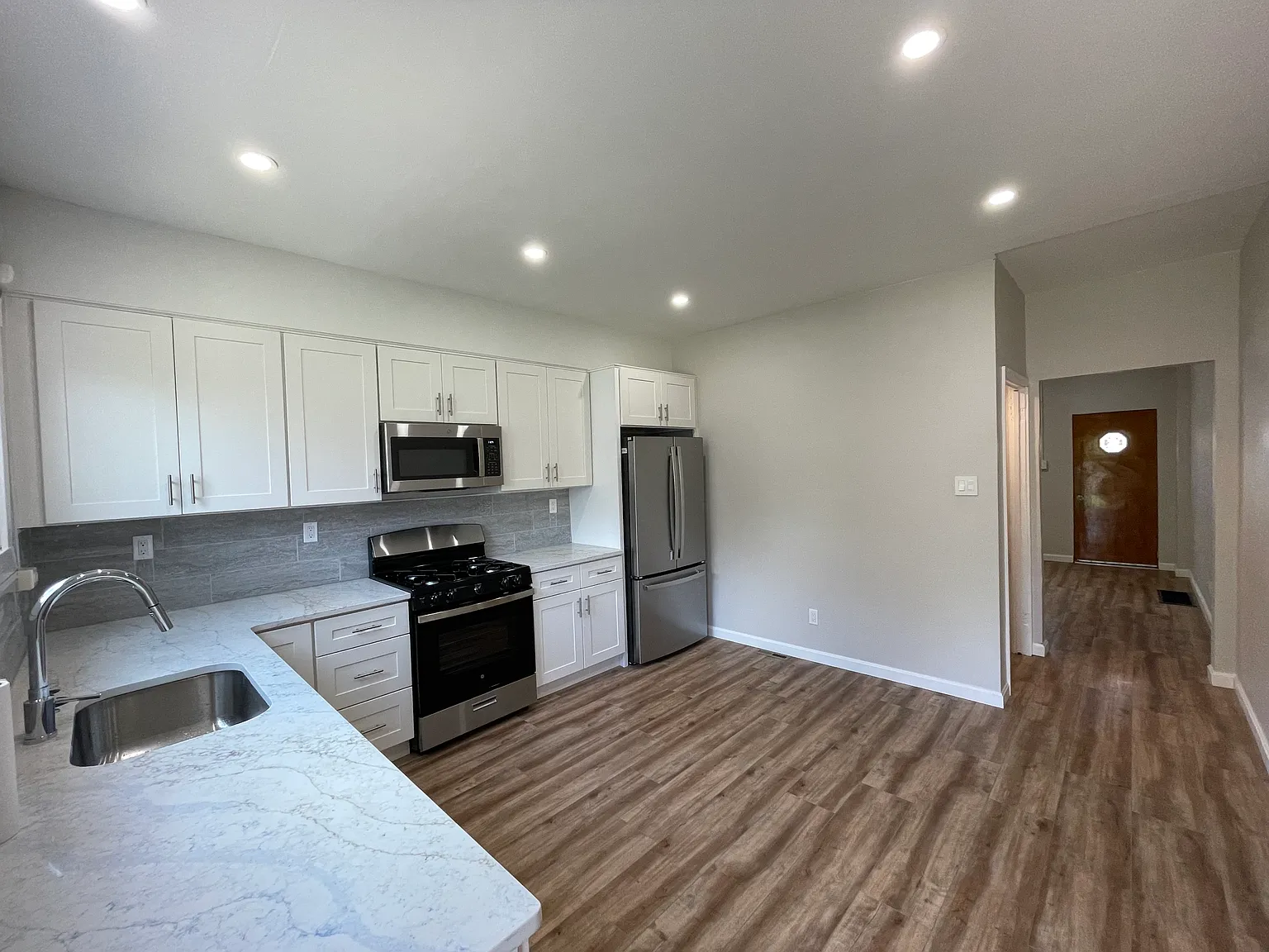 2 bed, $2,400 — Photo 1