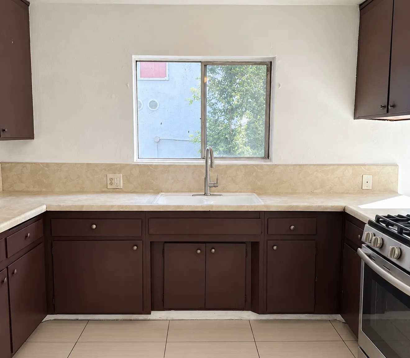 2 bed, 1220 sqft, $2,400 — Photo 3