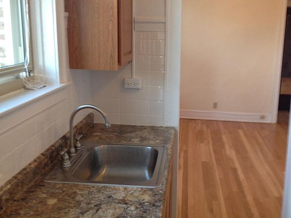 5th image of 326 Washington Blvd APT 1E