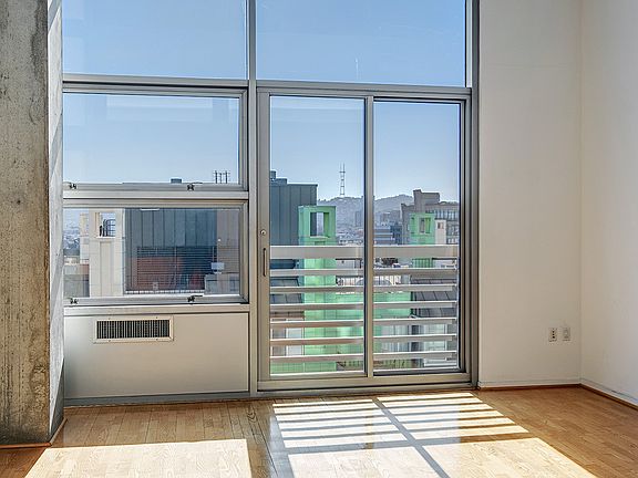 3rd image of 77 Dow Pl APT 907
