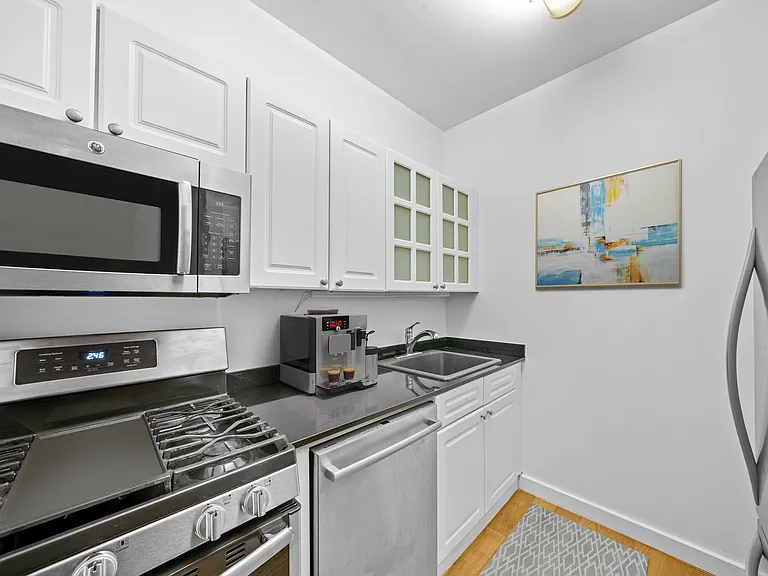 1 West St #2319 — Photo 4