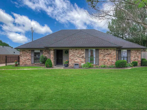 1220 Melony Dr, Sulphur Springs, TX 75482