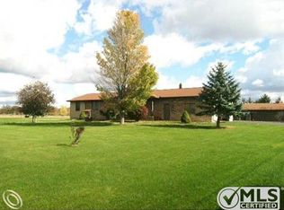 423 S Elba Rd, Lapeer, MI 48446