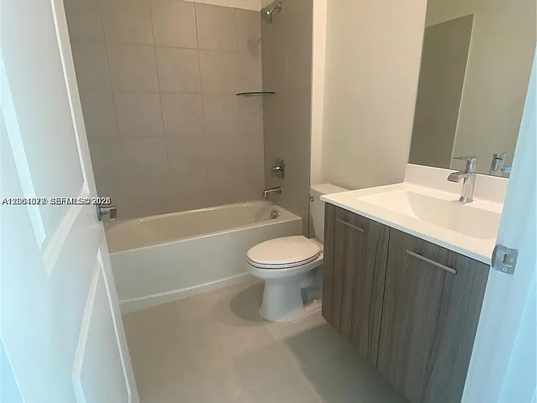 8201 NW 41st St #D-202 — Photo 7