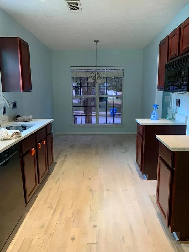 4 bed, 2085 sqft, $2,400 — Photo 4