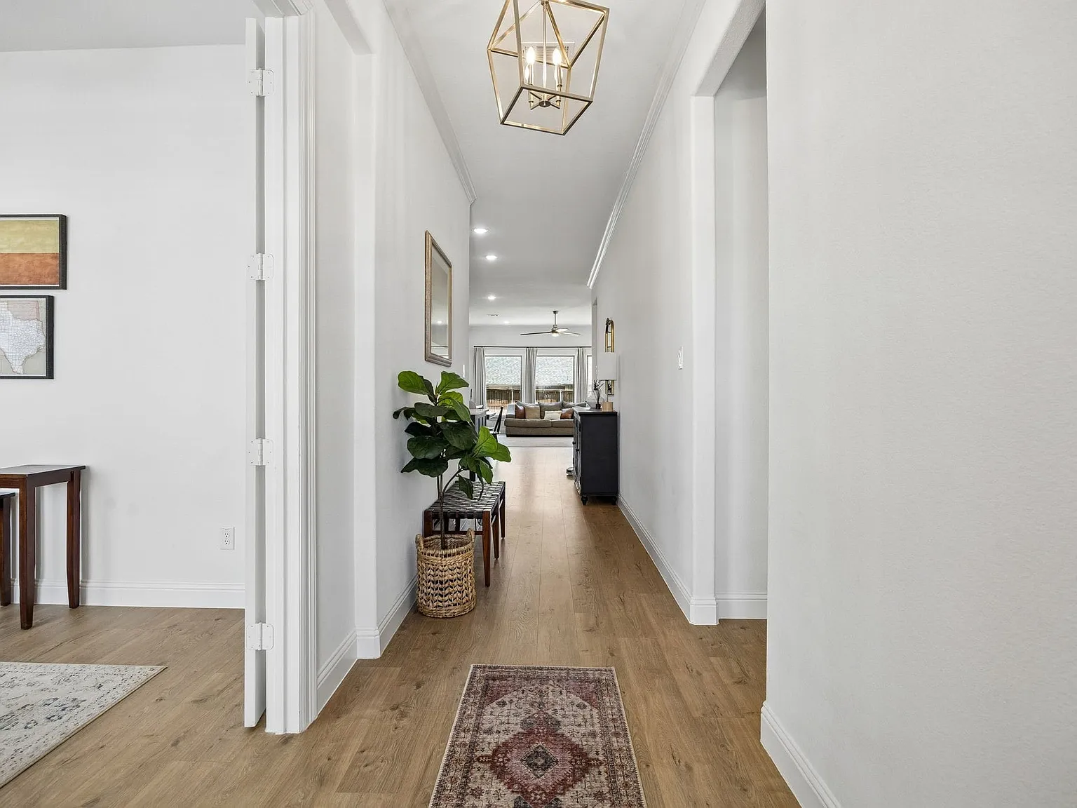 4 bed, 3.0 bath, 2666 sqft, $3,700 — Photo 3