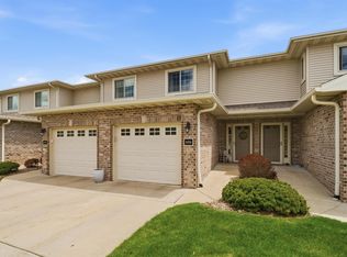1300 Alpine Dr Unit 606, Green Bay, WI 54311