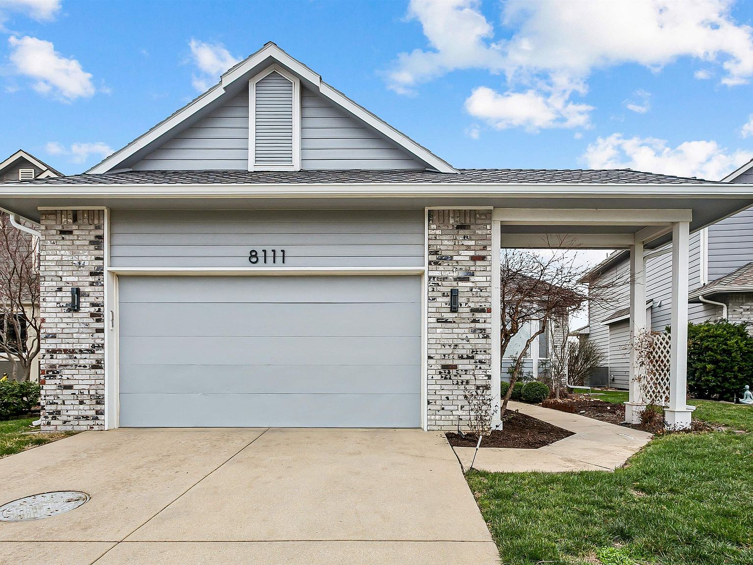 8111 E Windwood Cir