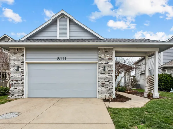 8111 E Windwood Cir, Wichita, KS 67226