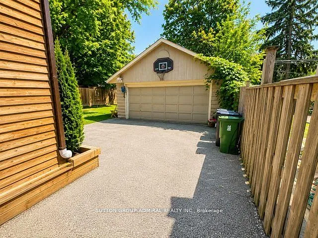 41 Athabaska Ave #BASEMENT — Photo 15
