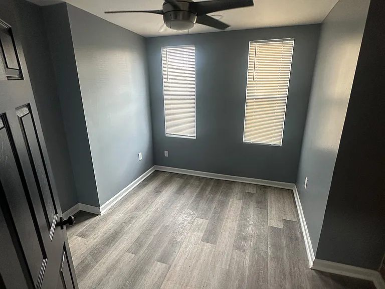919 N Rose St — Photo 8