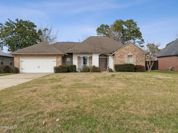 2254 N Country Club Ln, Biloxi, MS 39532