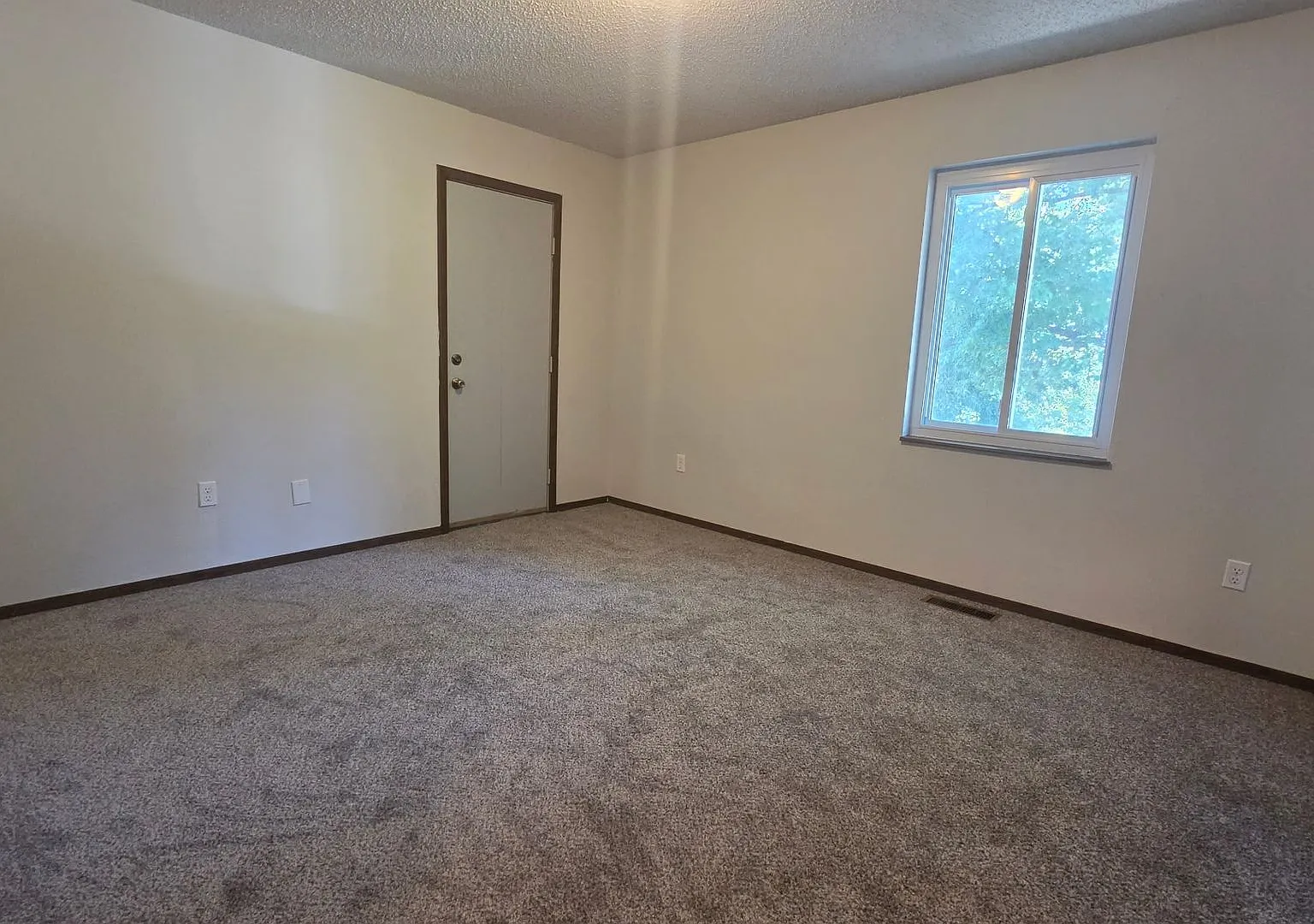 9 St. Francois Fourplex — Photo 3