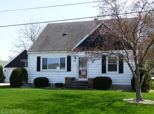 44 Larry St SW, Grand Rapids, MI 49548