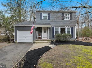 4 Illinois Trl, Medford, NJ 08055
