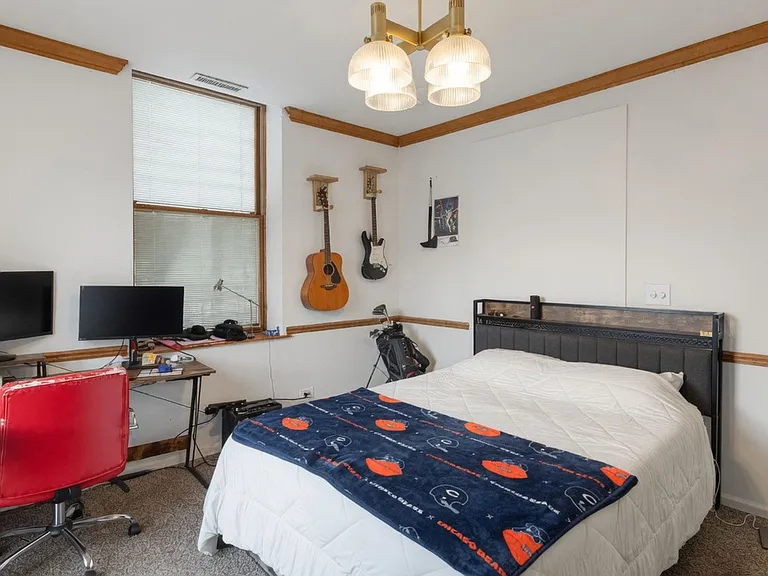 1123 W Eddy St #2 — Photo 7