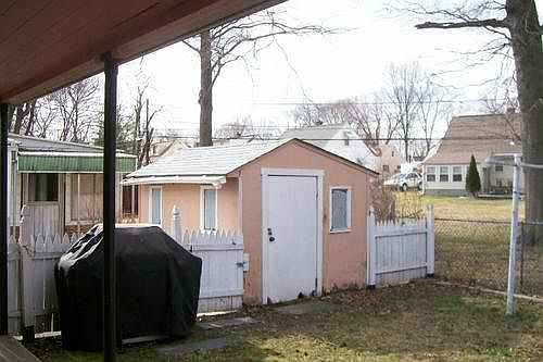 4th image of 654 Barclay Ave