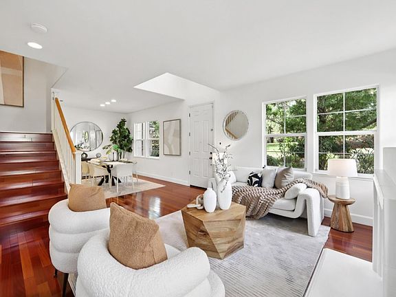 2nd image of 3858 Evangelho Cir