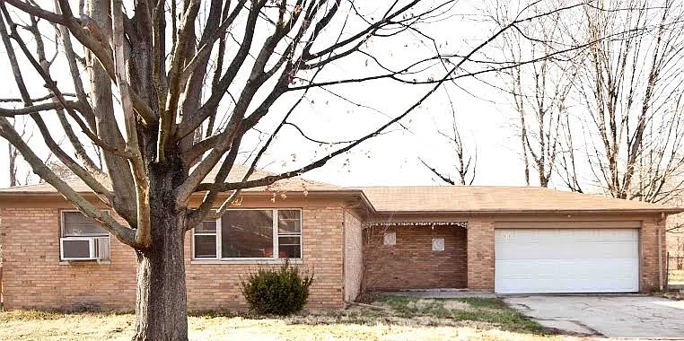 2615 Lincoln Ln photo 1