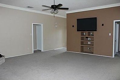3rd image of 323 Mesquite Hill Dr