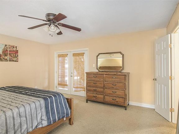 5th image of 3829 Westminster Dr