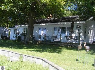 2662 Pleasant Lake Shore Dr, Cadillac, MI 49601