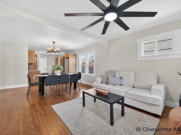 5th image of 117 E 3rd Ave