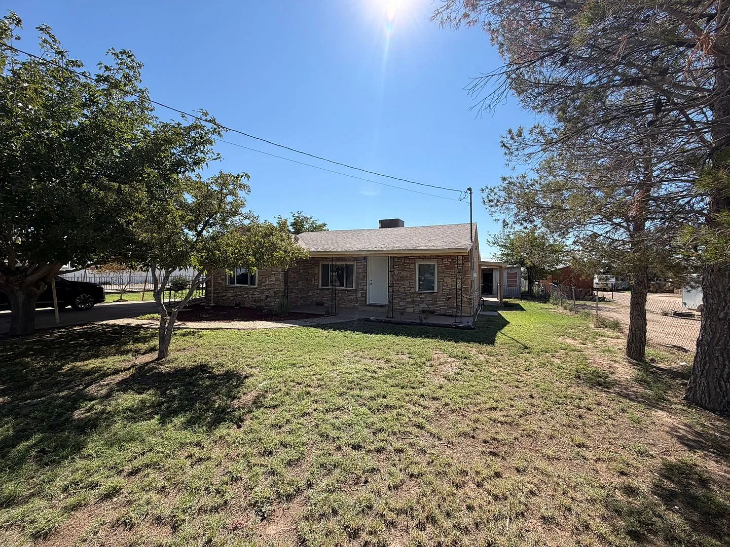 Fully Furnished All Bills Paid 2 Bedroom 2 Bath Home — Photo 2