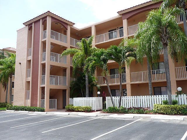 Home For Sale In Huntington Pointe