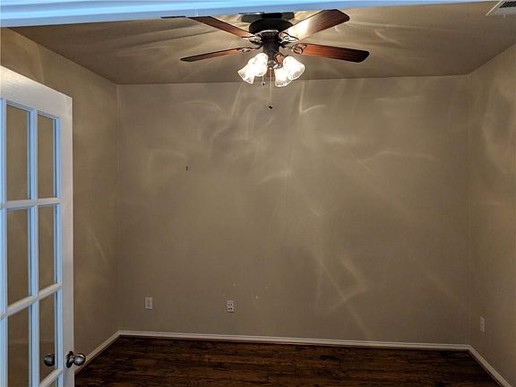 3rd image of 410 Bentson Dr
