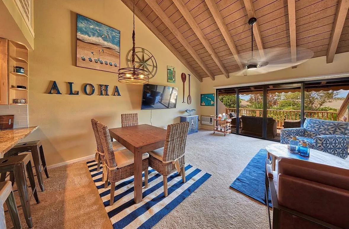 2 bed, 1052 sqft, $4,300 — Photo 1