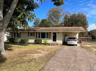 1212 Corbin St, Albertville, AL 35950