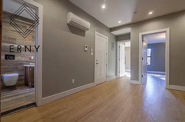 Rented by ERNY LLC | media 21