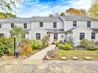 30 Oakwood Dr #30, Hallowell, ME 04347