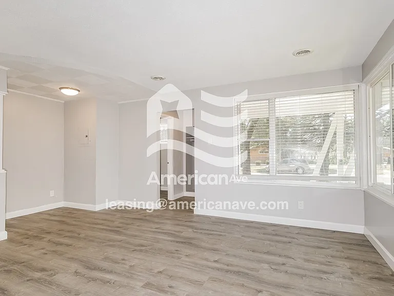 207800_004_living_room_13823233.jpg