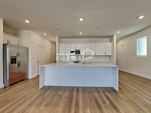 5th image of 6422 Marthas Vineyard Ave