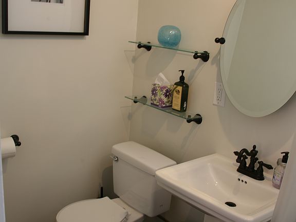 2nd image of 2327 5th Ave