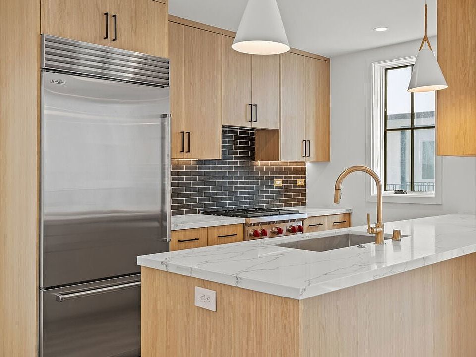 1st image of 14717 15th Ave Floor 2