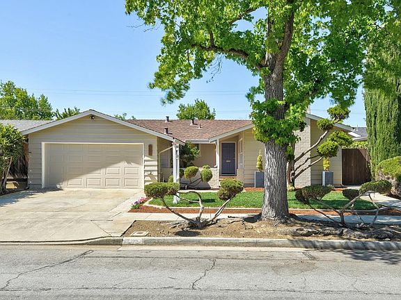3rd image of 931 Rosette Ct