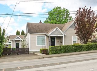 110 S 1st St, Lynden, WA 98264